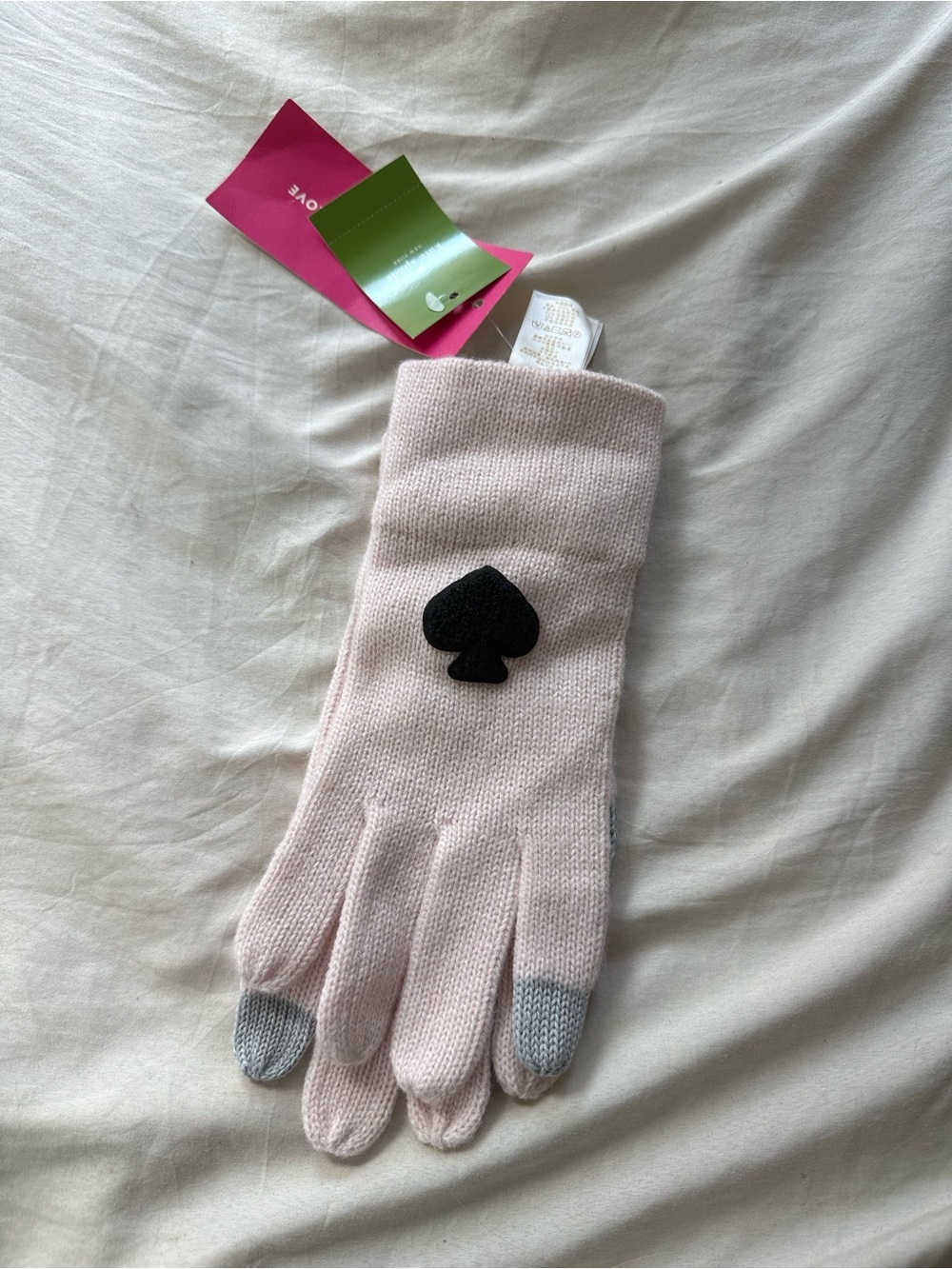 NWT kate spade New Touchscreen Knit Gloves with Black Spade Accent